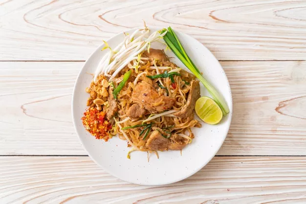 kuřecí pad thai.jpg